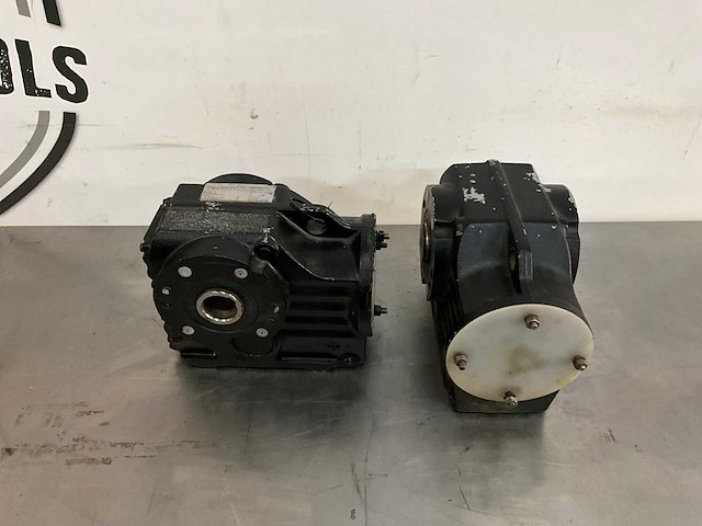 Westfalia systemtechnik versnellingsbak elektromotor (2x) - afbeelding 1 van  4