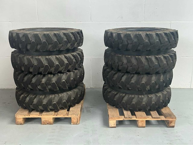 Westlake 8.25-20 bandenset voor graafmachine “ongebruikt” - afbeelding 7 van  14