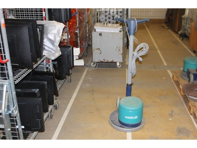 Wetrok monodisk boenmachine 1500watt - afbeelding 9 van  11