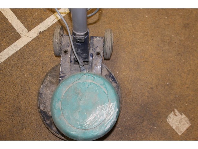 Wetrok monodisk boenmachine 1500watt - afbeelding 5 van  11