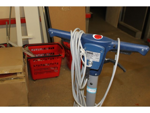 Wetrok monodisk boenmachine 1500watt - afbeelding 6 van  11