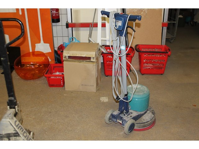 Wetrok monodisk boenmachine 1500watt - afbeelding 7 van  11