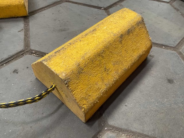 Wheel chock (4x) - afbeelding 1 van  3