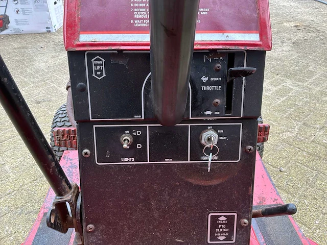 Wheel horse 211 3-speed zitmaaier - afbeelding 4 van  14