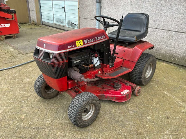 Wheel horse 211 3-speed zitmaaier - afbeelding 1 van  14