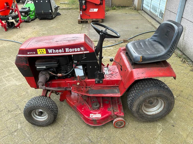 Wheel horse 211 3-speed zitmaaier - afbeelding 11 van  14