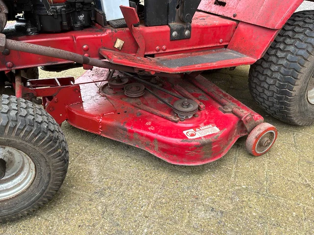 Wheel horse 211 3-speed zitmaaier - afbeelding 13 van  14