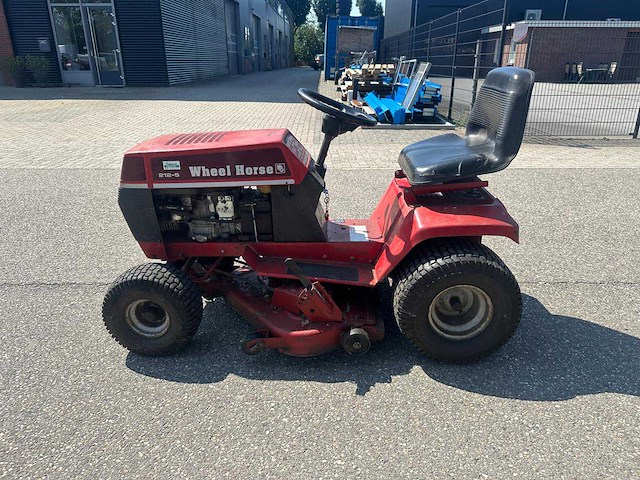 Wheel horse 212-5 zitmaaier - afbeelding 2 van  5