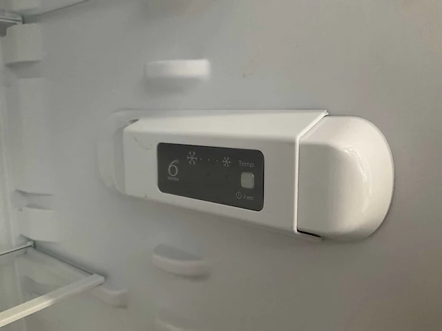 Whirlpool arg 90712 koelkast inbouw - afbeelding 2 van  8