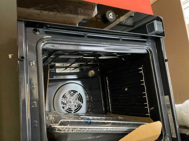 Whirlpool mnv12stp oven met hydrolyse zelfreiniging en telescopische rails - afbeelding 4 van  7