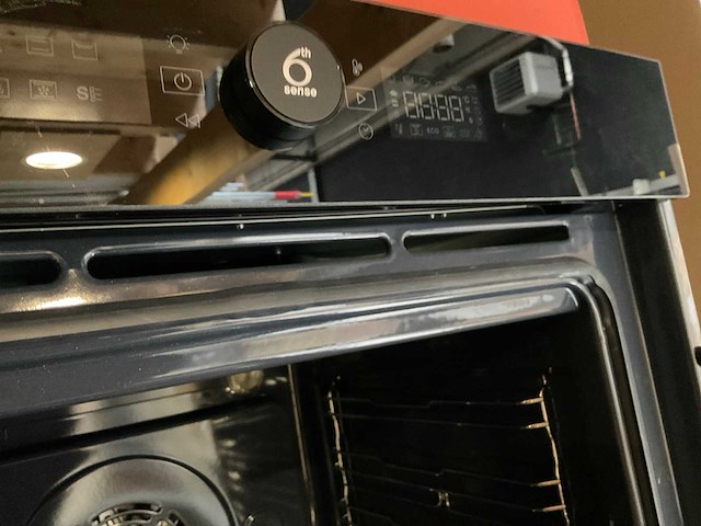 Whirlpool mnv12stp oven met hydrolyse zelfreiniging en telescopische rails - afbeelding 6 van  7