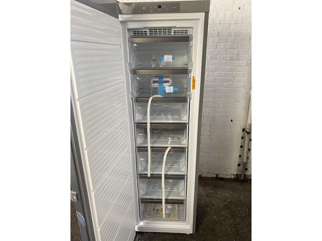 Whirlpool uw8 f2c xbi n vriezer - afbeelding 2 van  3