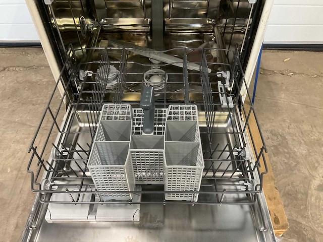 Whirlpool vaatwasser - afbeelding 4 van  8