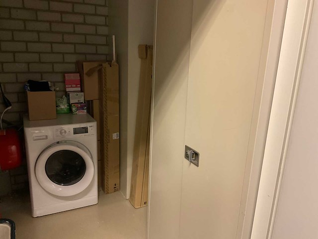 Whirlpool was-droog combinatie inhoud schoonmaakruimte - afbeelding 4 van  11