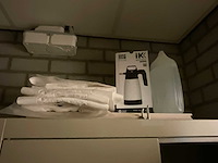 Whirlpool was-droog combinatie inhoud schoonmaakruimte - afbeelding 10 van  11