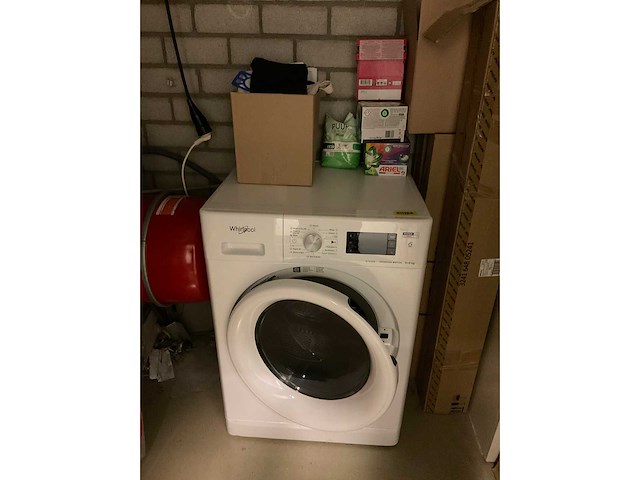 Whirlpool was-droog combinatie inhoud schoonmaakruimte - afbeelding 7 van  11