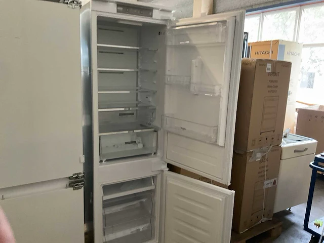 Whirlpool whci8 t323 inbouw koelvriescombinatie - afbeelding 1 van  8