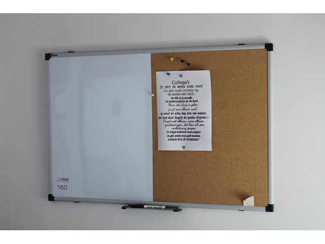 White- en prikboard. afmeting 90 x 60 cm. - afbeelding 1 van  1