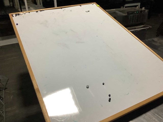 White bord - afbeelding 2 van  3