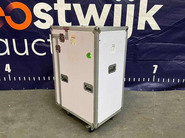 White flightcase - afbeelding 13 van  14