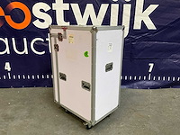 White flightcase - afbeelding 13 van  14