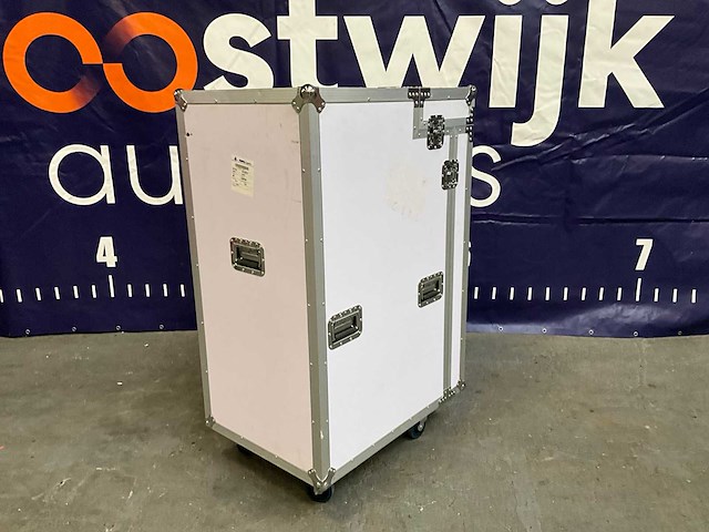 White flightcase - afbeelding 6 van  7
