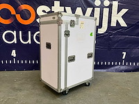 White flightcase - afbeelding 1 van  11