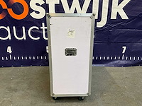 White flightcase - afbeelding 12 van  14