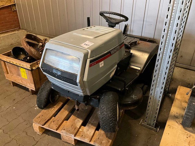 White lt-12 zitmaaier - afbeelding 1 van  7