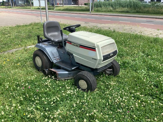 White lt-38 zitmaaier - afbeelding 3 van  7