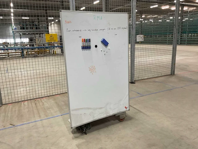Whiteboard aan rolcontainer - afbeelding 1 van  2
