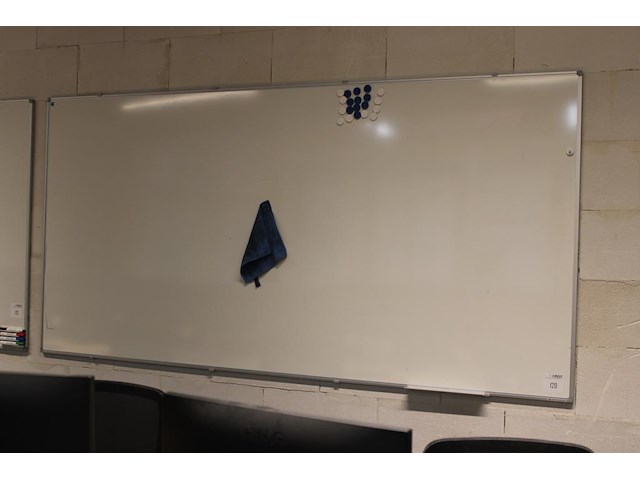 Whiteboard. afmeting 240 x 120 cm. - afbeelding 1 van  2
