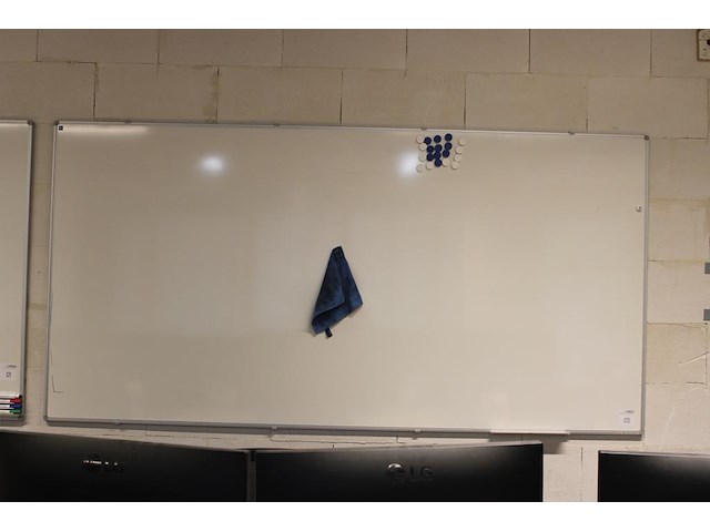 Whiteboard. afmeting 240 x 120 cm. - afbeelding 2 van  2