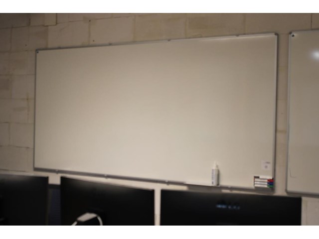 Whiteboard. afmeting240 x 120 cm. - afbeelding 1 van  2