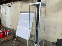 Whiteboard en vitrinekast - afbeelding 1 van  4