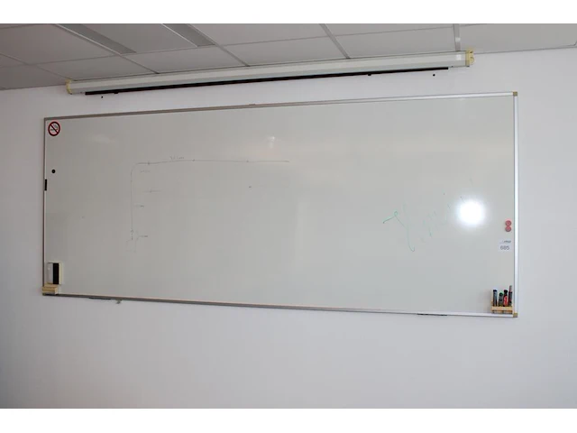 Whiteboard grootformaat. afmeting 300 x 120 cm. - afbeelding 1 van  2