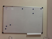 Whiteboard met afmeting 120 x 90 cm. - afbeelding 1 van  1