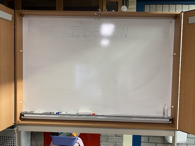 Whiteboard multifunctionele kast op wielen - afbeelding 3 van  10