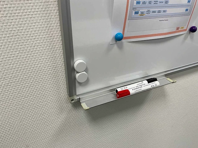Whiteboard - afbeelding 1 van  2