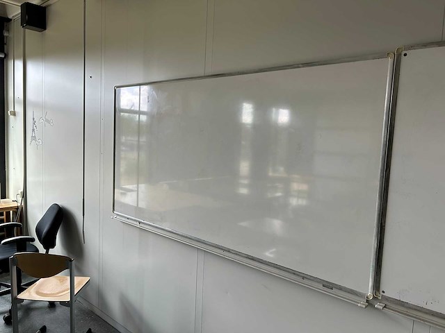 Whiteboards circa 200x100 (4x) - afbeelding 1 van  3