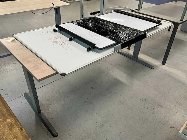 Whiteboards en bureau - afbeelding 6 van  13