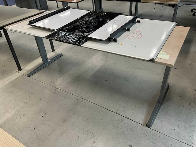 Whiteboards en bureau - afbeelding 7 van  13