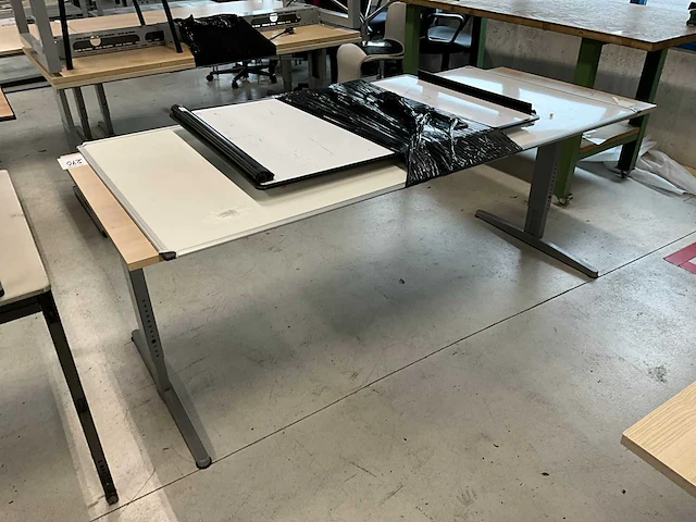 Whiteboards en bureau - afbeelding 8 van  13