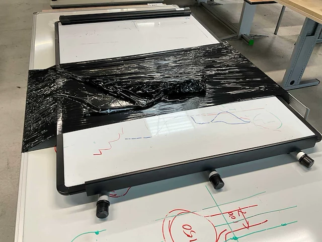 Whiteboards en bureau - afbeelding 9 van  13