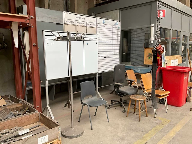 Whiteboards en stoelen - afbeelding 2 van  5