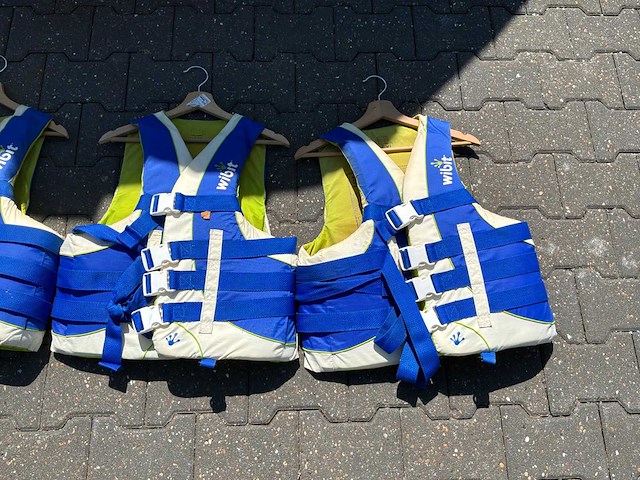 Wibit waterhindernisbaan - afbeelding 15 van  34