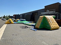 Wibit waterhindernisbaan - afbeelding 31 van  34