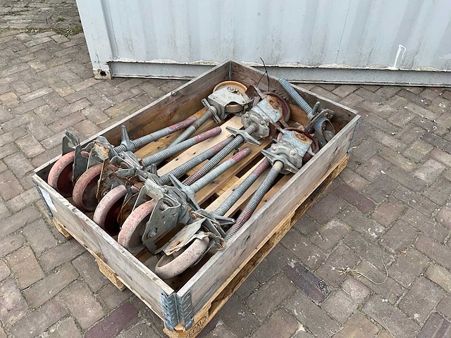 Wicke / layher - rolsteiger wielen - steiger (9x) - afbeelding 1 van  5