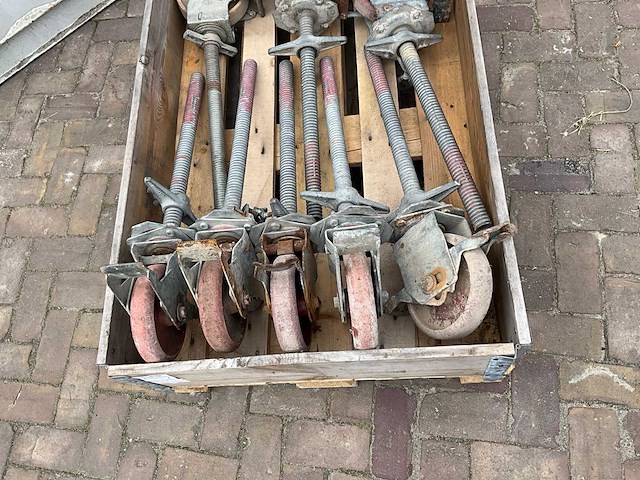 Wicke / layher - rolsteiger wielen - steiger (9x) - afbeelding 2 van  5