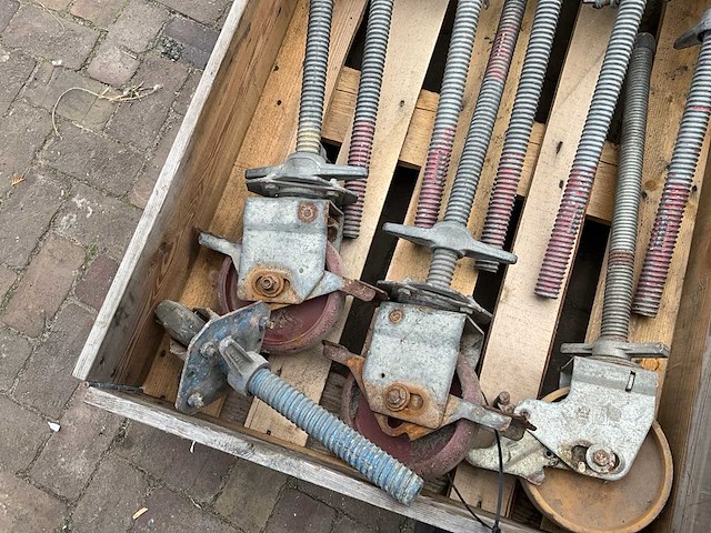 Wicke / layher - rolsteiger wielen - steiger (9x) - afbeelding 4 van  5